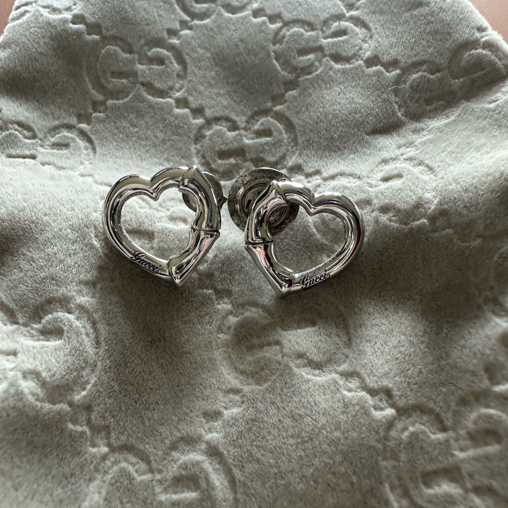 Authentic Gucci Heart Bamboo Engraved stud earrings. Sterling Silver.